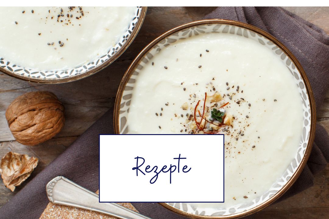 Cremige Sellerie-Apfel-Suppe mit Walnuss-Topping – leichtes, entzündungshemmendes Herbstrezept für hormonfreundliche Ernährung.